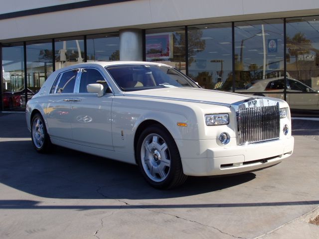 File:Rolls-Royce Phantom front 20080225.jpg