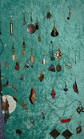 File:Schmuck1.JPG