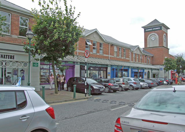 File:Shopping Centre Tullamore Co.Offaly - geograph.org.uk - 1365246.jpg