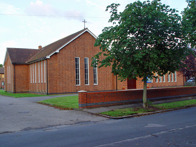 File:St Luke's Church, Willerby - geograph.org.uk - 870249.jpg