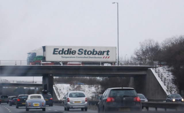 File:Stobart truck crossing the M4, Warwickshire, 27 December 2010.jpg