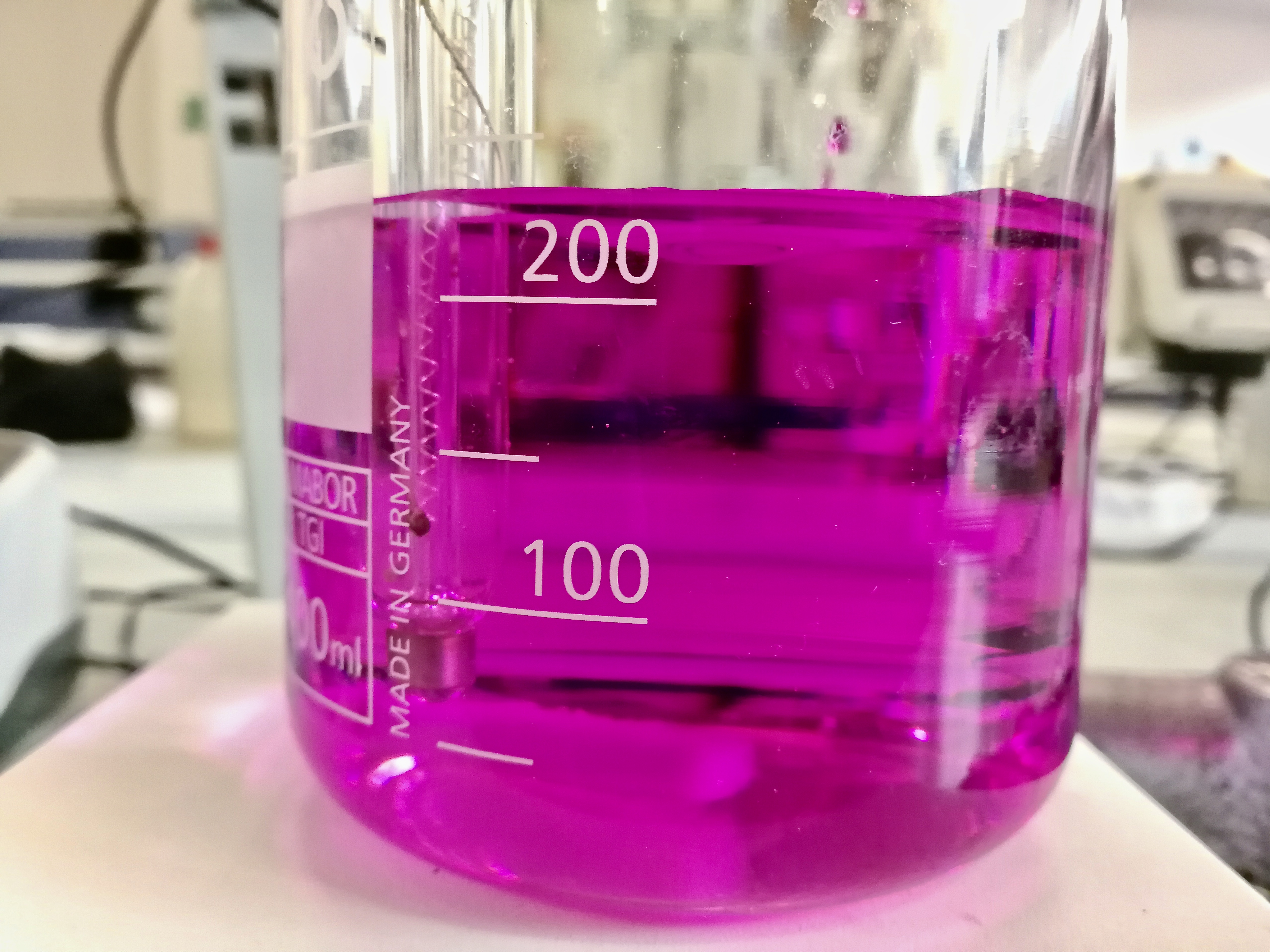 Chemistry 2. Марганец перманганат калия. Раствор перманганата калия. Расвторперманганата калия. Перманганат калия цвет раствора.