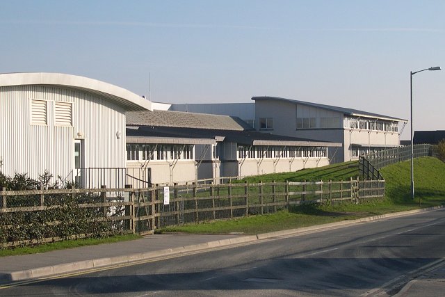 File:Truro College - geograph.org.uk - 89372.jpg