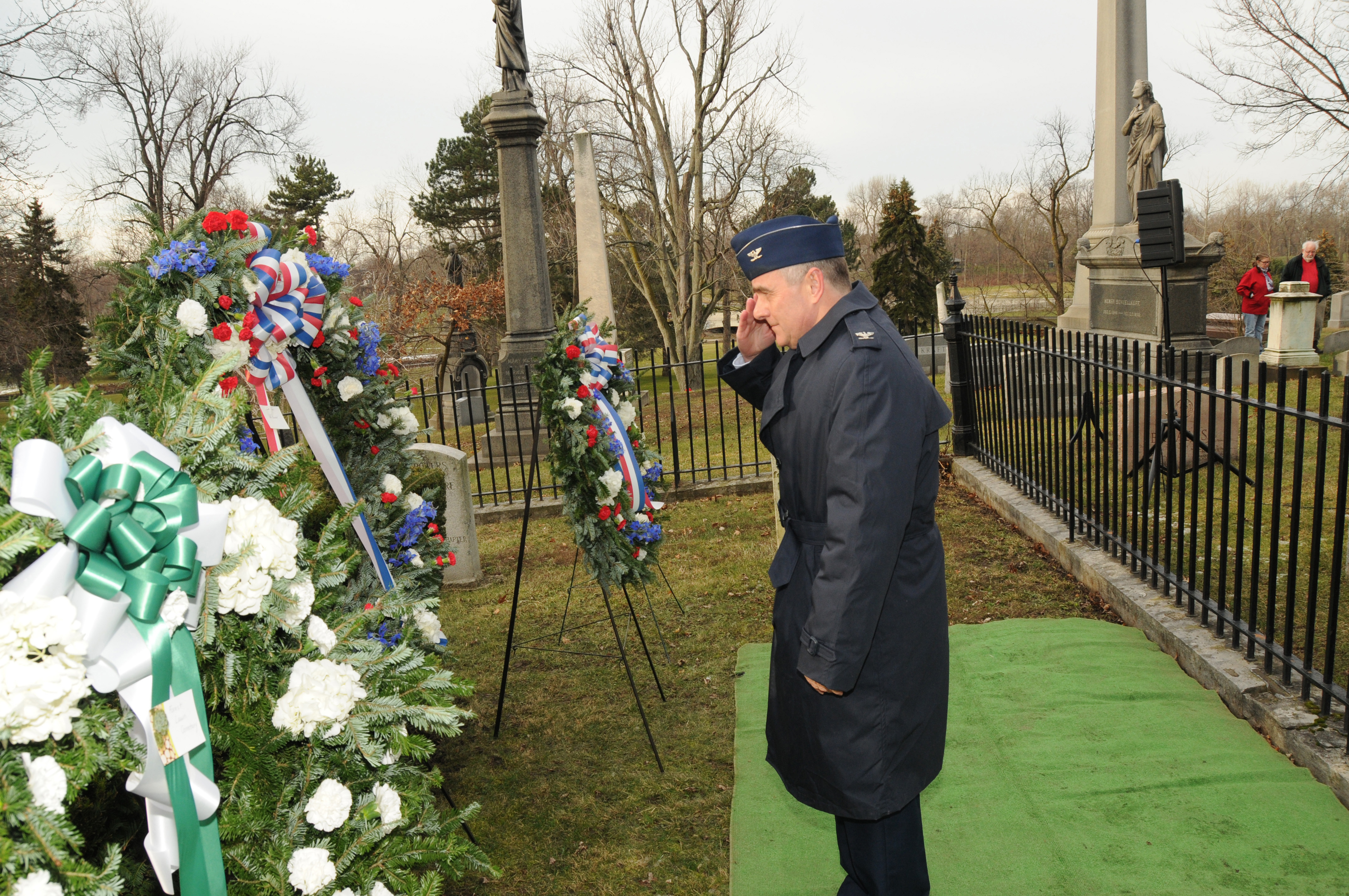 Caius Følelse nød File:U.S. Air Force Col. John Higgins, the vice commander of the New York  Air National