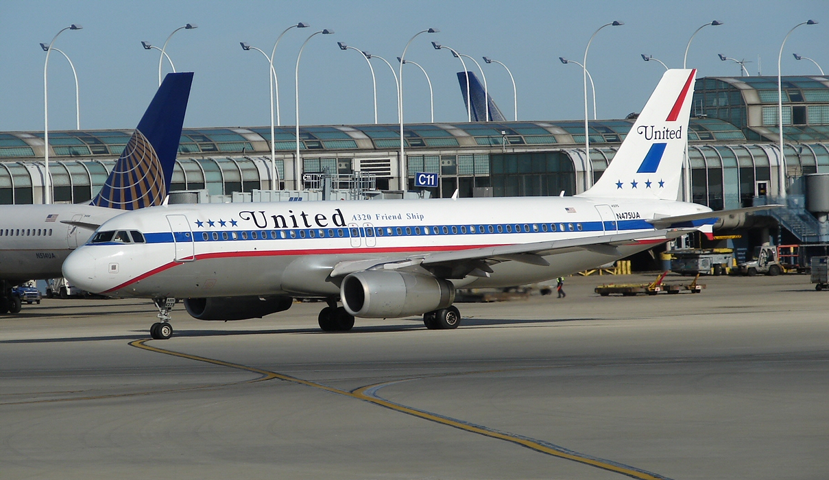 UNITED A320 Friendship (7032160271).jpg