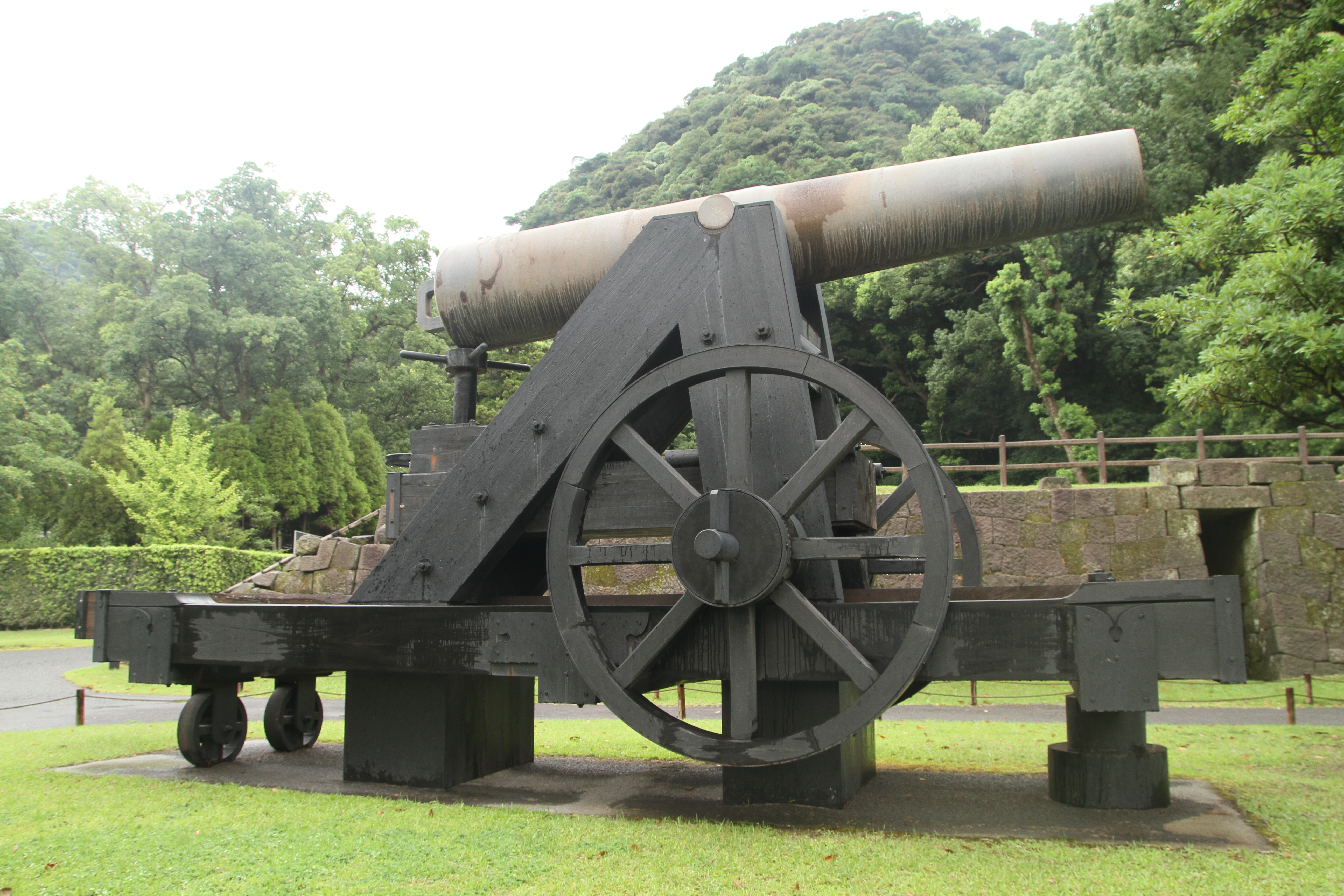 ファイル 仙巌園復元鉄製150ポンド砲 Jpg Wikipedia