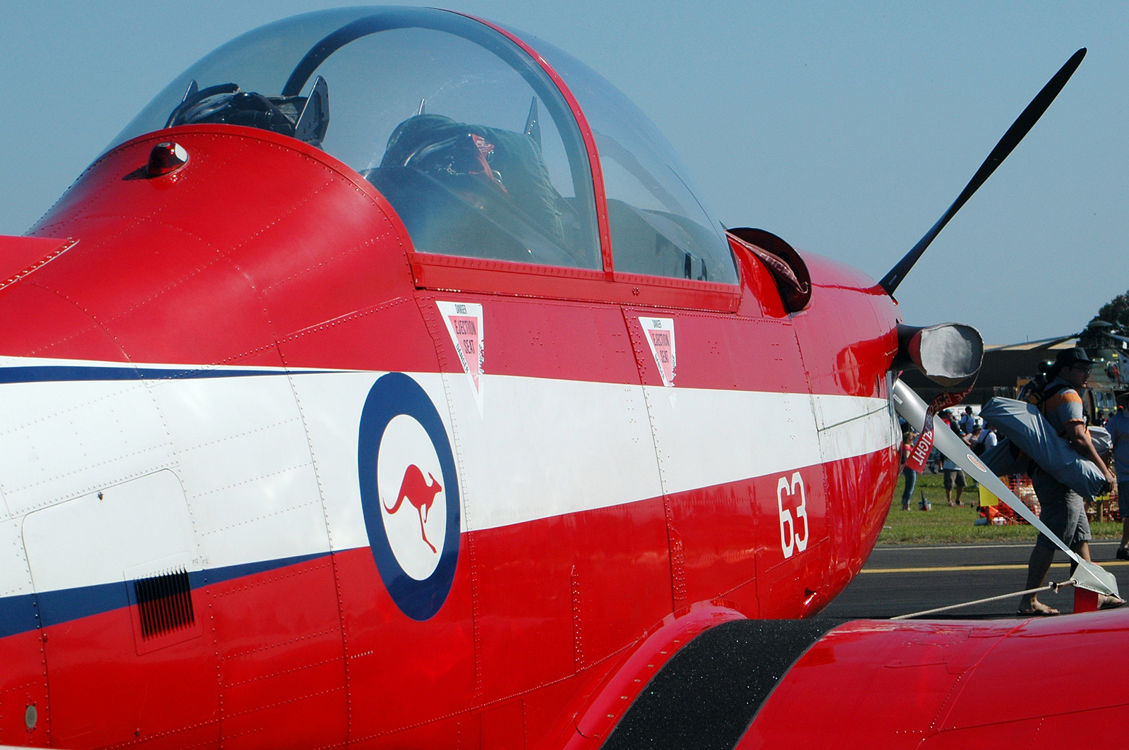 File:Roulettes flying in formation.jpg - Wikipedia