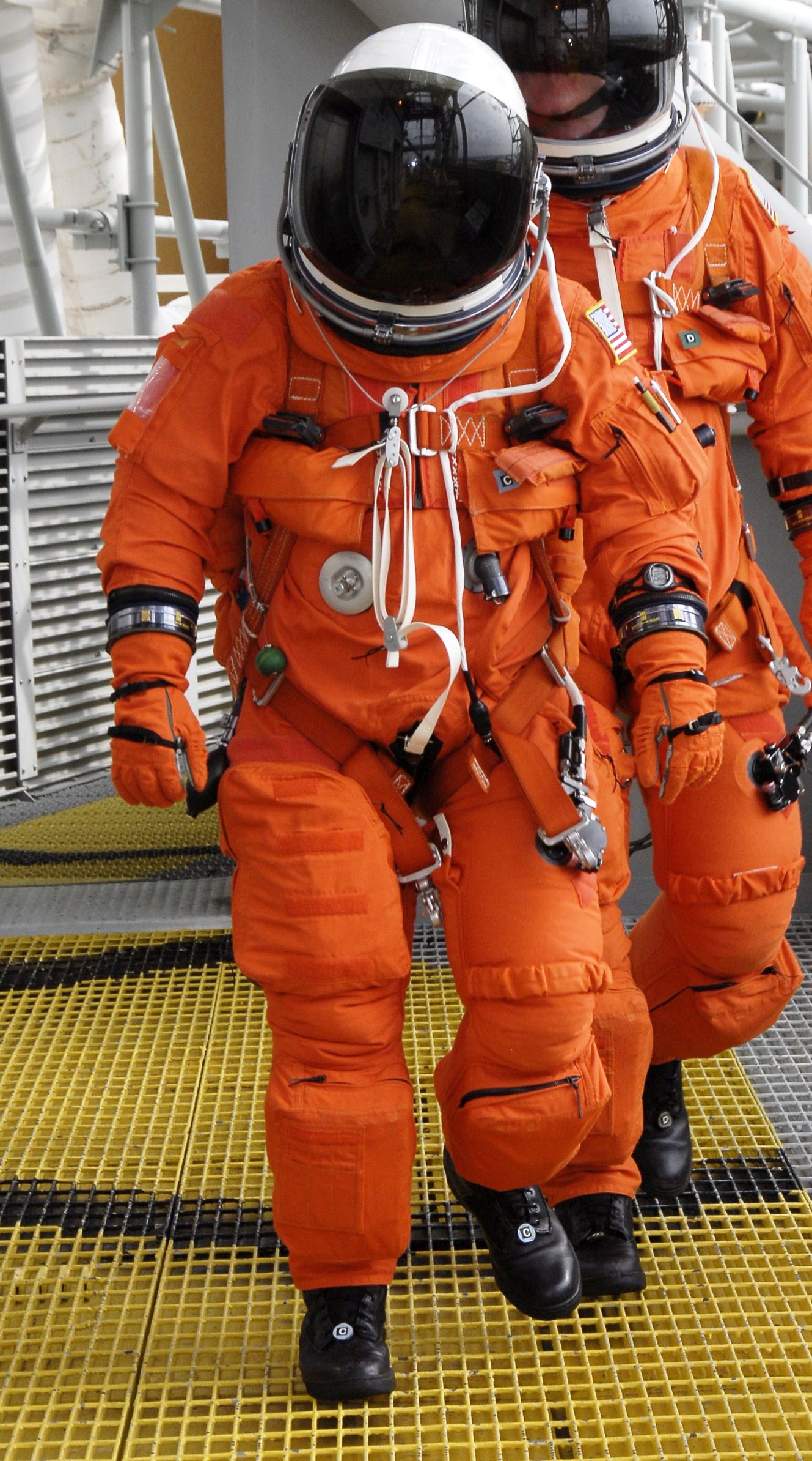 Advance Crew Escape System Pressure Suit — Википедия