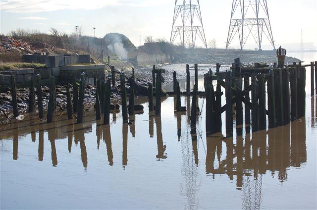 File:Alloa Harbour - geograph.org.uk - 352229.jpg