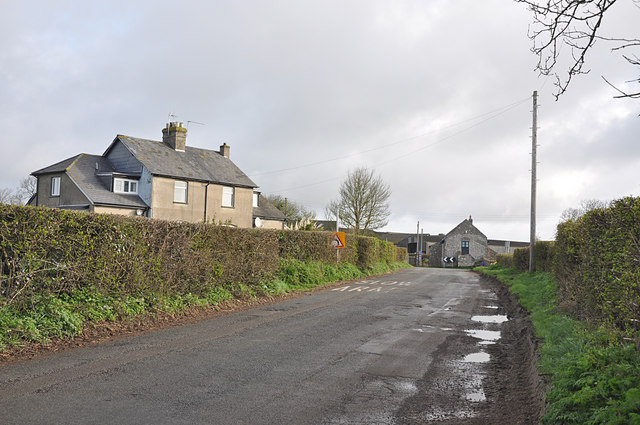 File:Approaching Pancross between Llanbethery and Llancarfan - geograph.org.uk - 1234628.jpg