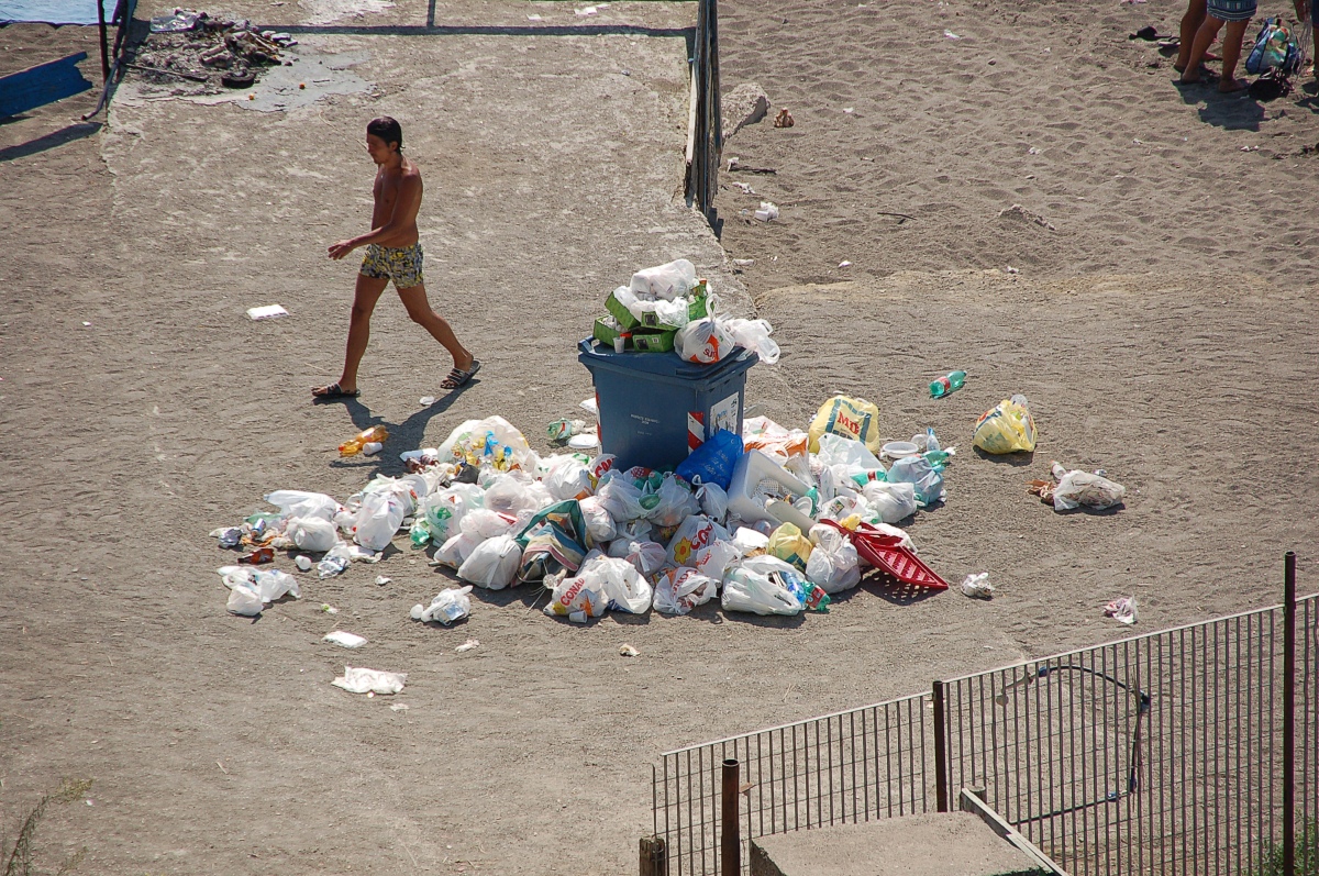Crisis de gestión de residuos en Nápoles - Wikipedia, la enciclopedia libre