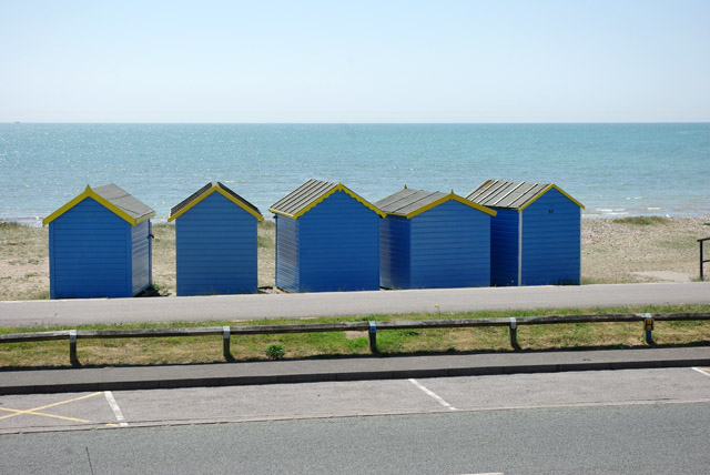 File:Beach huts, Littlehampton - geograph.org.uk - 5693019.jpg