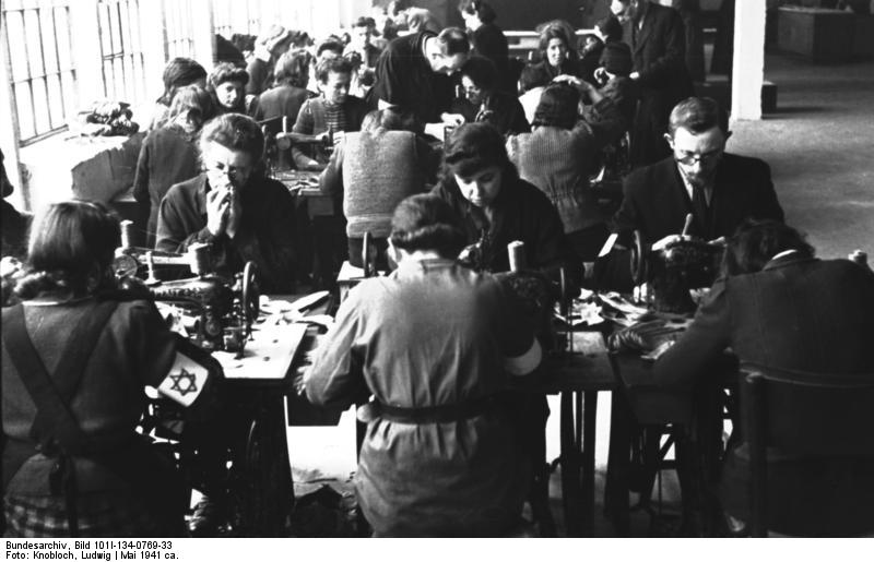 File:Bundesarchiv Bild 101I-134-0769-33, Polen, Ghetto Warschau, Näherei.jpg