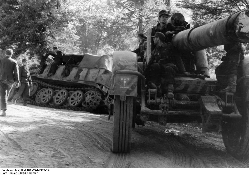 File:Bundesarchiv Bild 101I-244-2312-19, Rückzug nach Ungarn.jpg