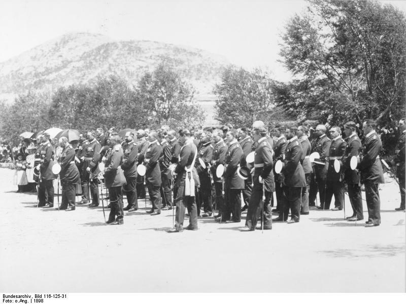 File:Bundesarchiv Bild 116-125-31, Tsingtau, Prinz Heinrich bei Feldgottesdienst.jpg