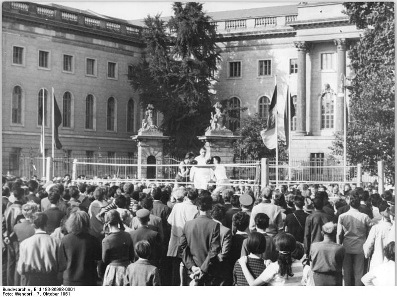 File:Bundesarchiv Bild 183-86988-0001, Berlin, HU, Boxkampf.jpg