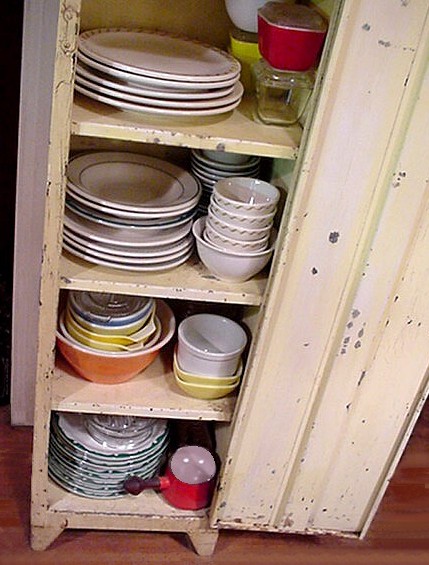 Dish drying cabinet - Wikipedia