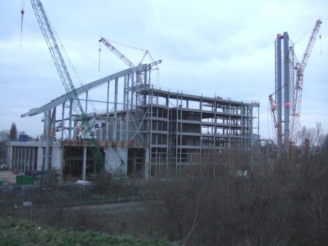 File:Colnbrook Incinerator - geograph.org.uk - 366835.jpg