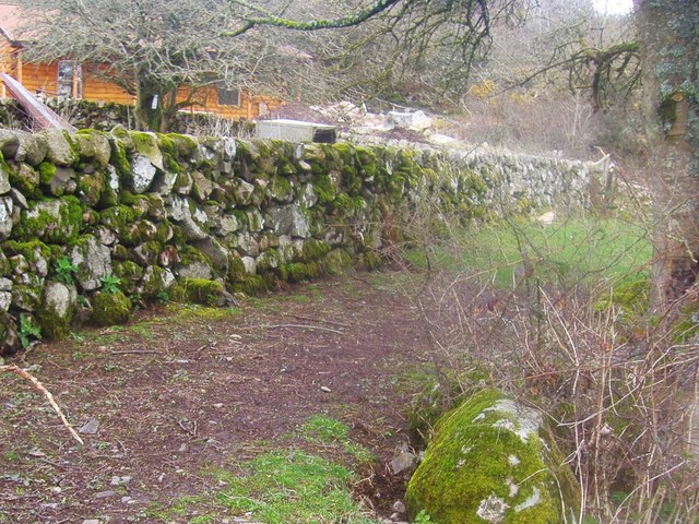 File:Dry stone wall at East Barcloy farm - geograph.org.uk - 1421025.jpg