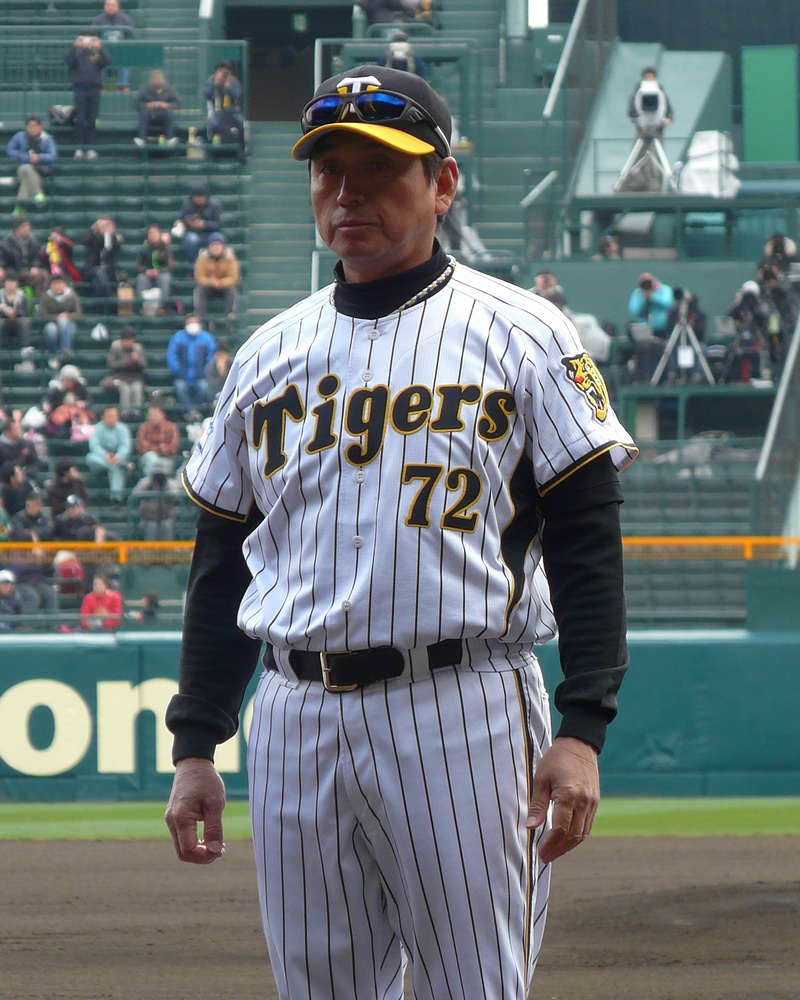 HT-Akinobu-Mayumi20110309.jpg