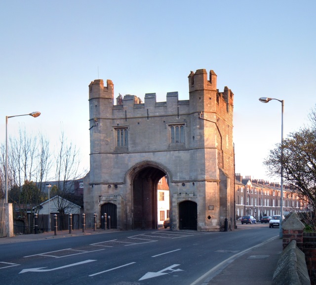 King's Lynn South Gate - geograph.org.uk - 365129.jpg