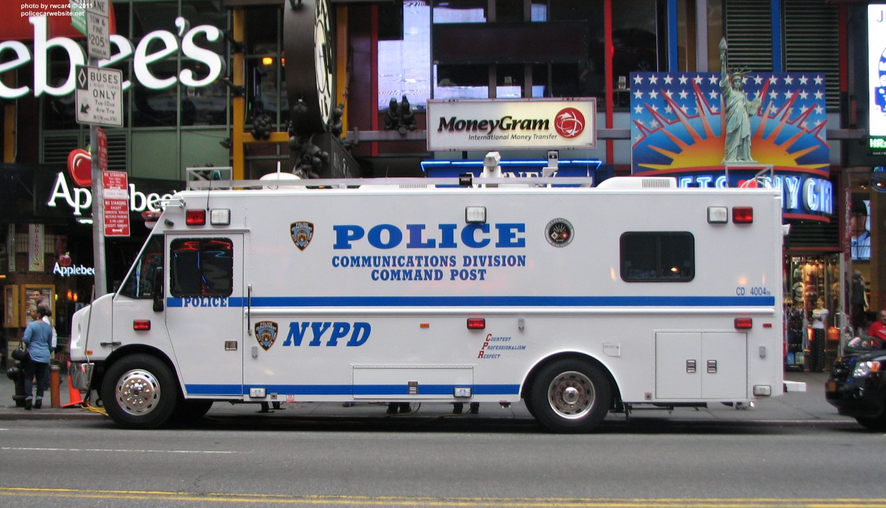 NYPD_Freightliner_Command_Post.jpg