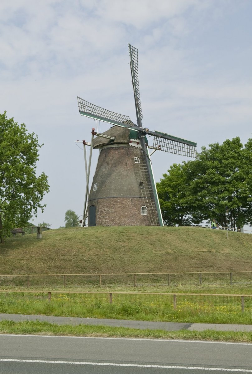 Trappenhuis Te voet Groet File:Overzicht van de molen, op de dijk - Fleringen - 20420895 - RCE.jpg -  Wikimedia Commons