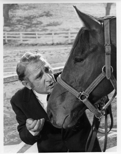 Ralph Manza with a horse - Banacek 1974