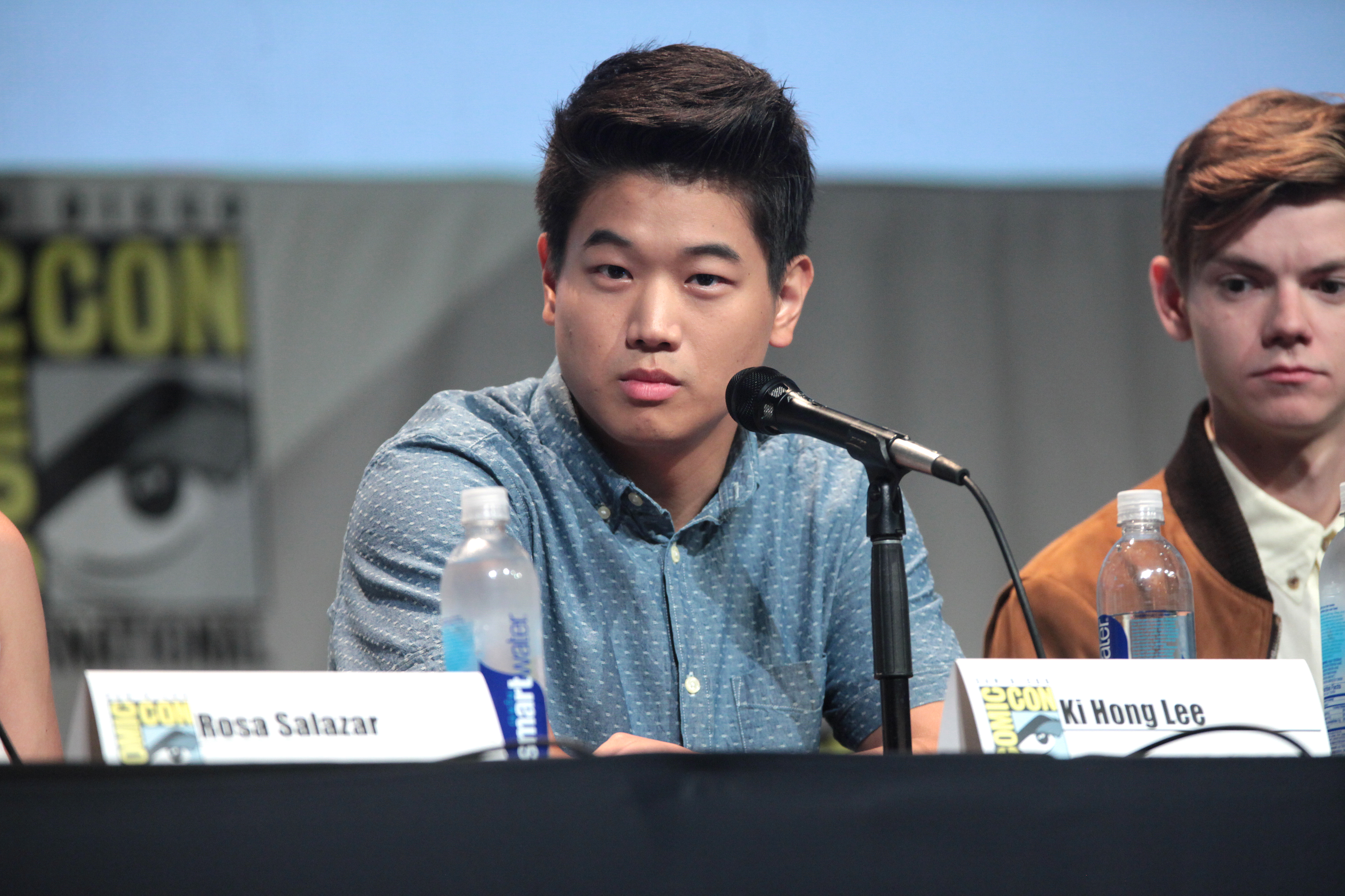 SDCC 2015 - Ki Hong Lee (19118561983).jpg. 