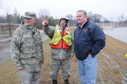 File:State, Local Leaders Visit Guard's Flood Operations DVIDS388356.jpg