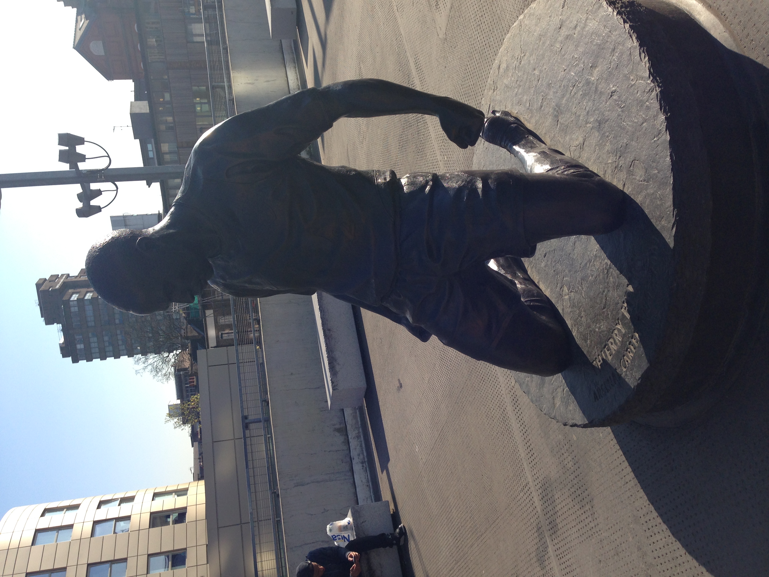 thierry henry statue