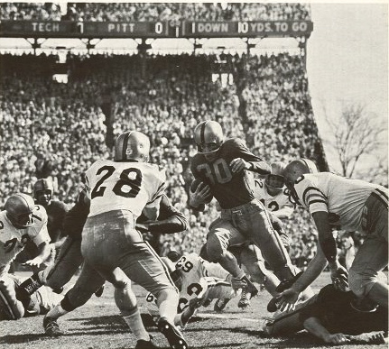 https://upload.wikimedia.org/wikipedia/commons/3/33/Sugar_Bowl_1956_game.jpg