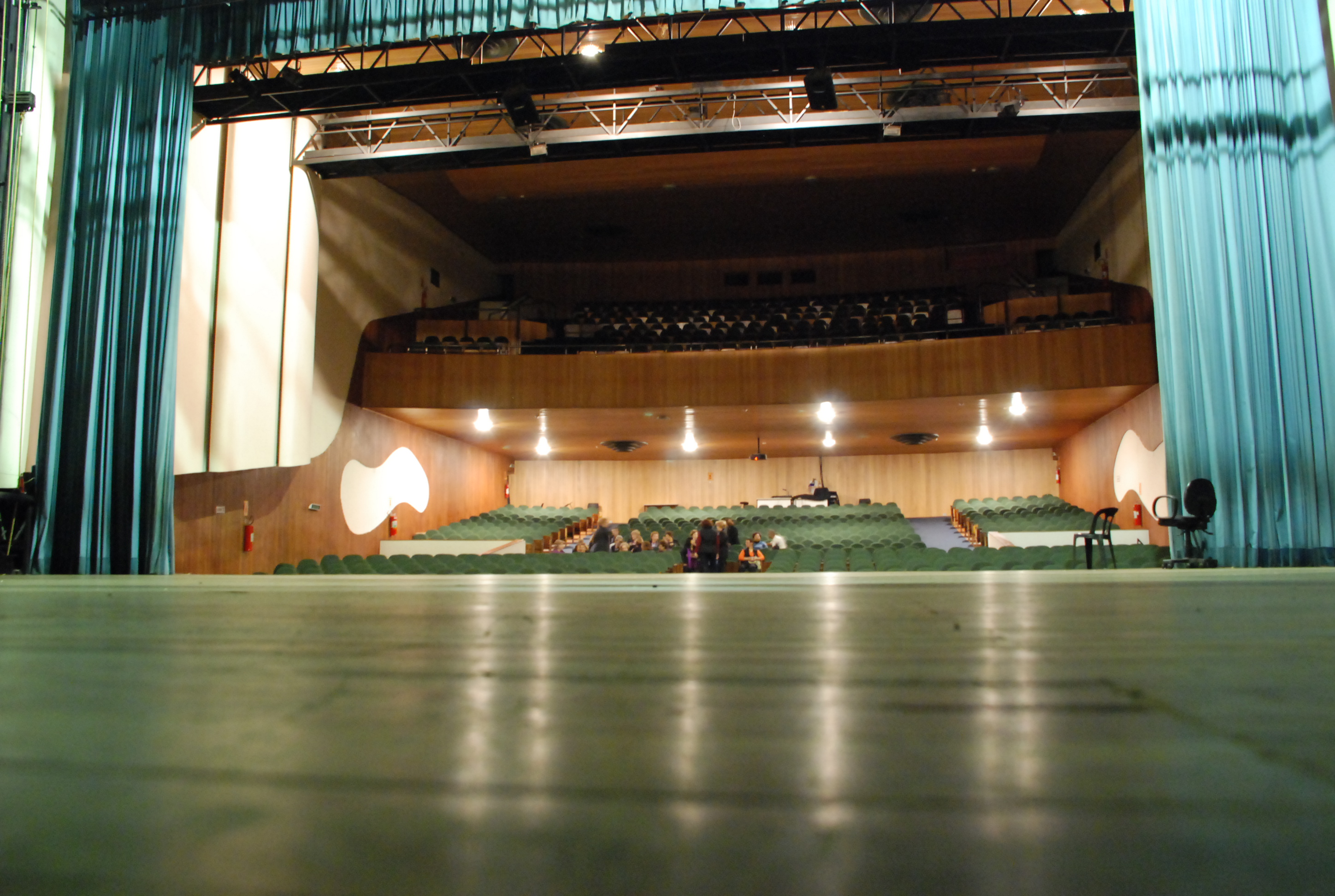 Palco do Cine Teatro Ouro Verde em Londrina - PR. 