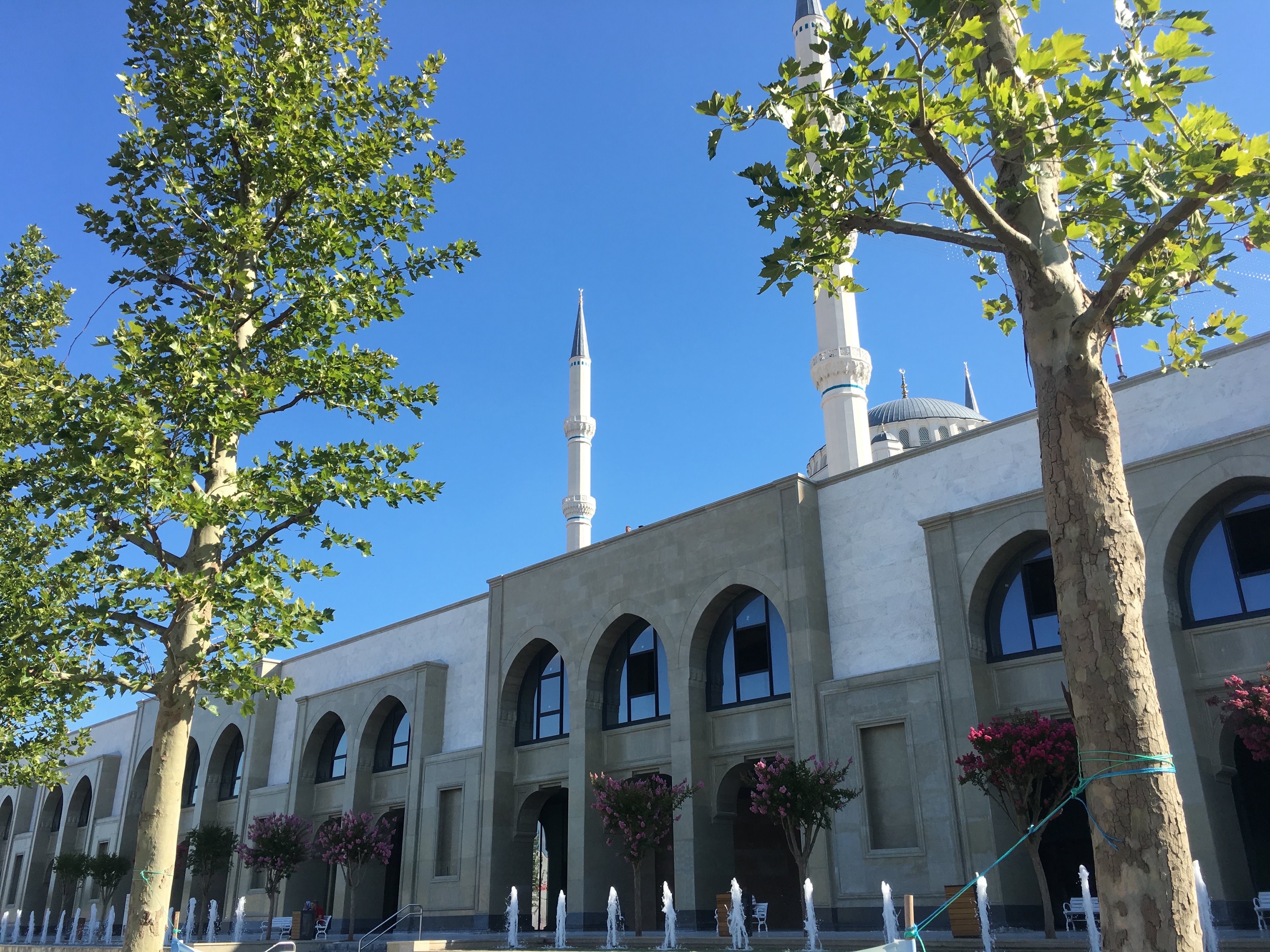 license: English Çamlıca Mosque Istanbul URL: https://commons.wikimedia.org/wiki/user:A.jobs02 author name string: A.jobs02 Wikimedia username: A.jobs02