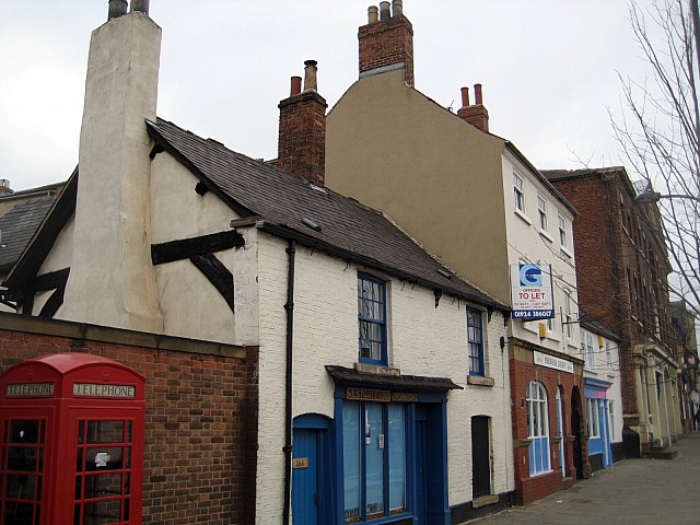 File:162,164 and 166 Westgate - geograph.org.uk - 1095529.jpg
