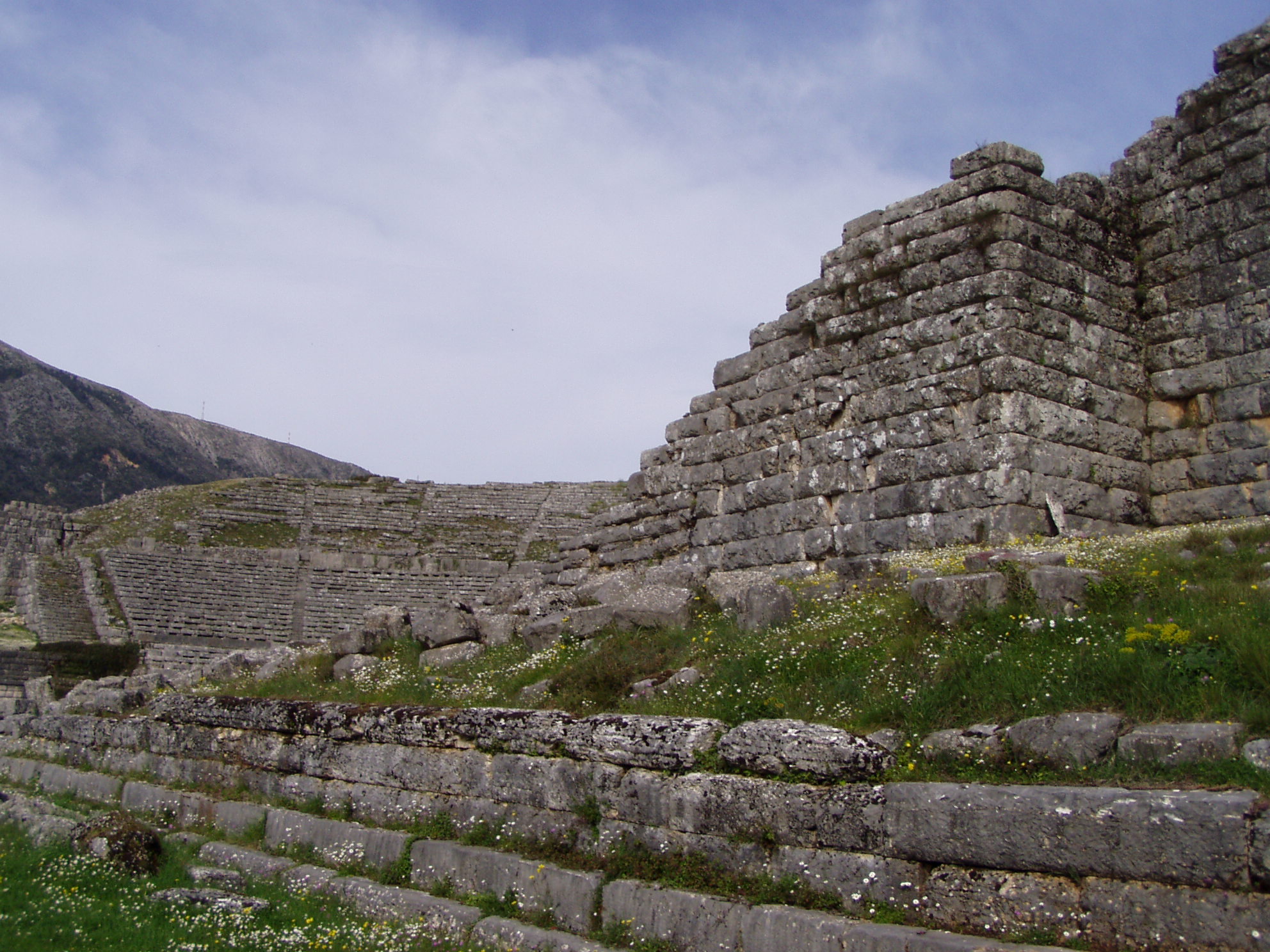 Ancient Greek theatre in Dodona 4.jpg