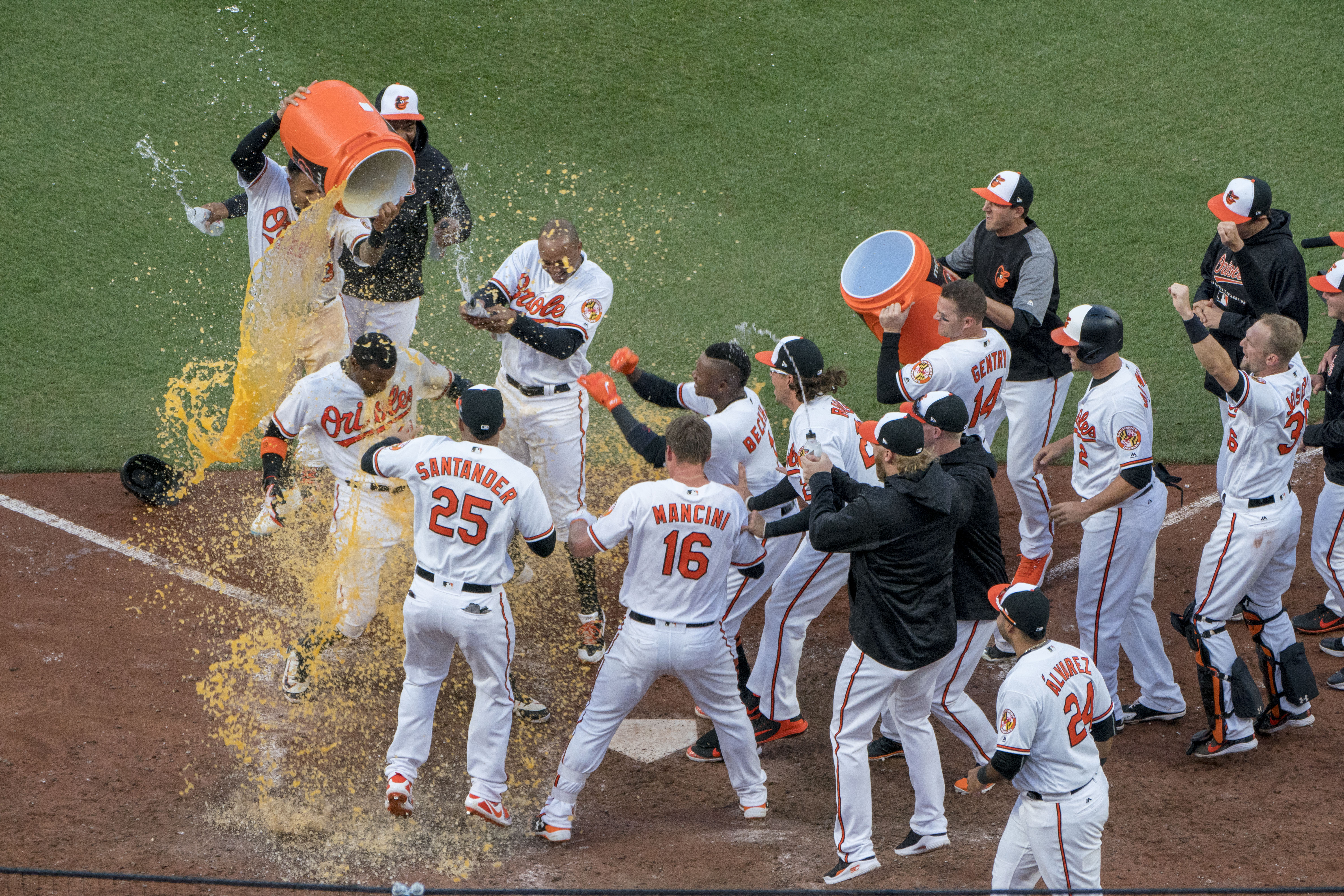 File:Baltimore Orioles Opening Day Walk-Off Win (40208948445).jpg -  Wikipedia