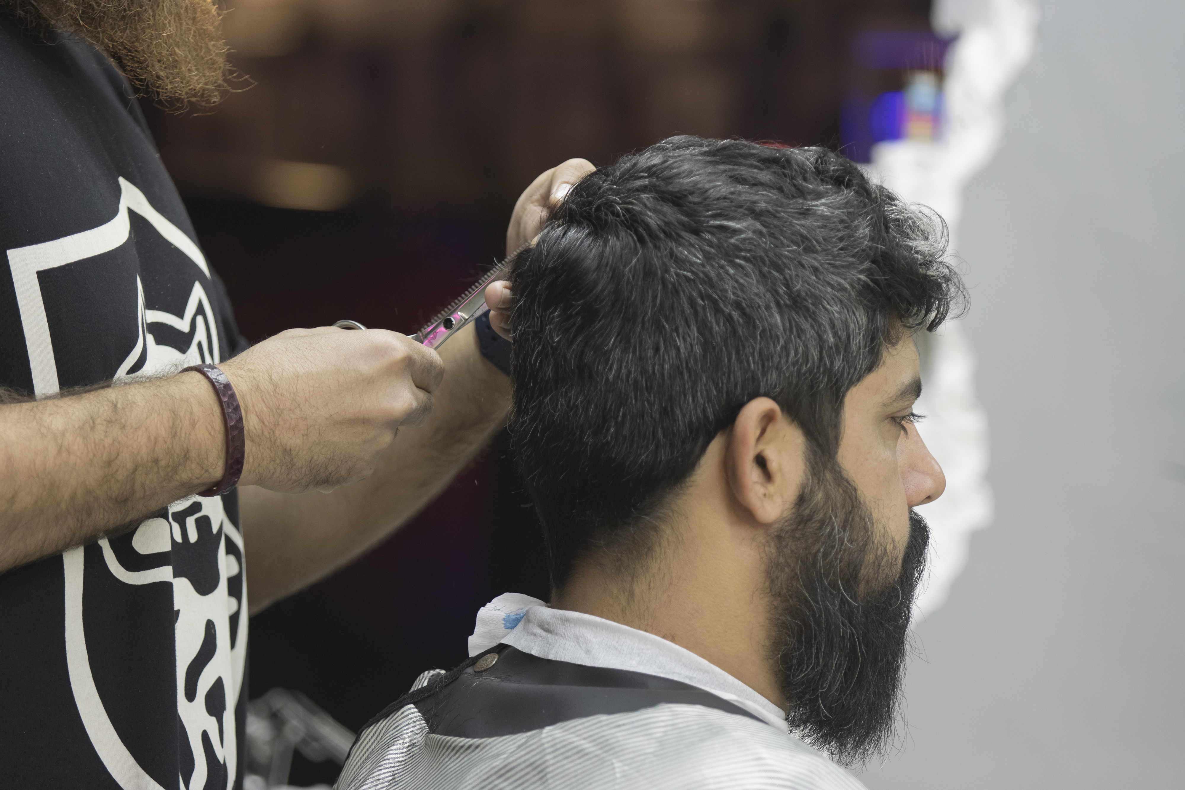 File:Barbershop In Iran - Barber, Hairdresser 09.jpg - Wikimedia Commons