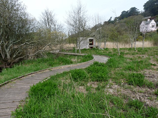 File:Bird Hide at North Sands Bay, Salcombe - geograph.org.uk - 1840254.jpg