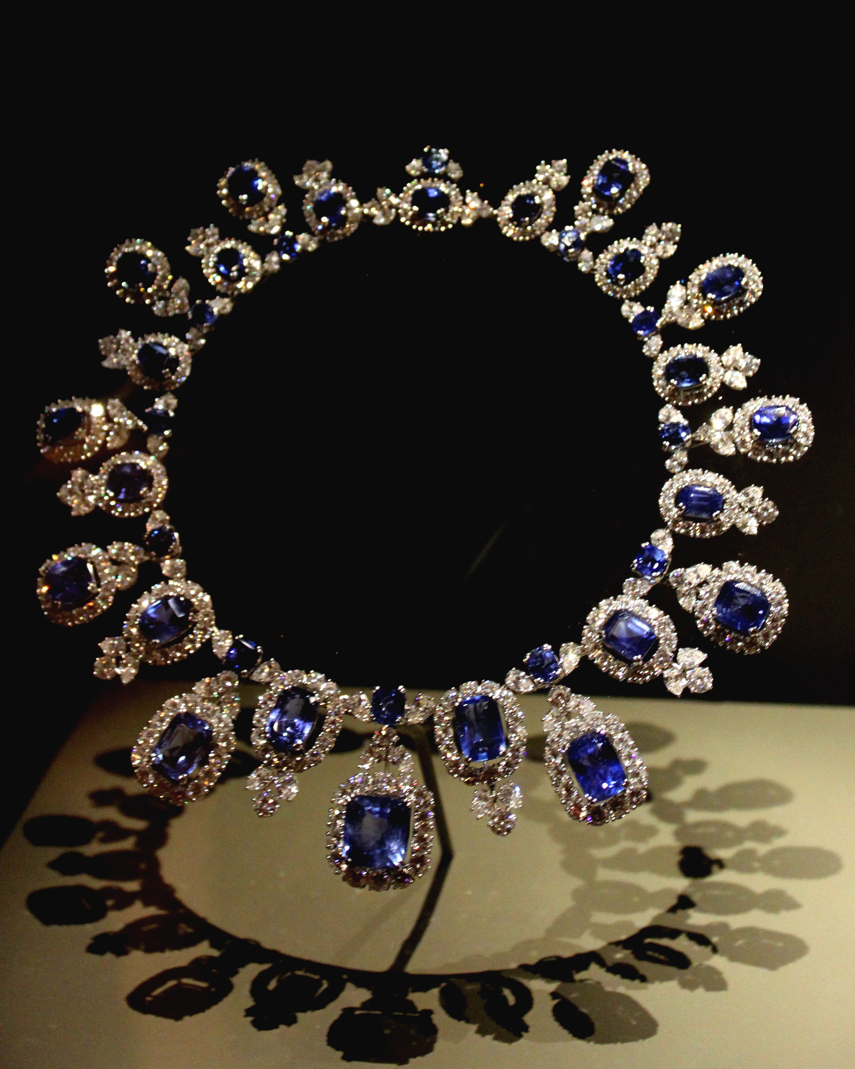 blue sapphire diamond necklace