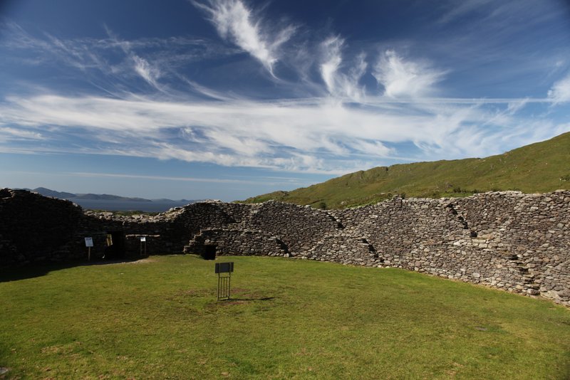 File:Blue skies at Staigue Fort.JPG