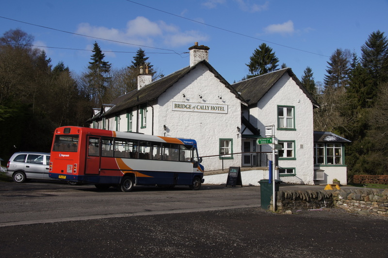 File:Bus outside the Bridge of Cally Hotel - geograph.org.uk - 2882510.jpg