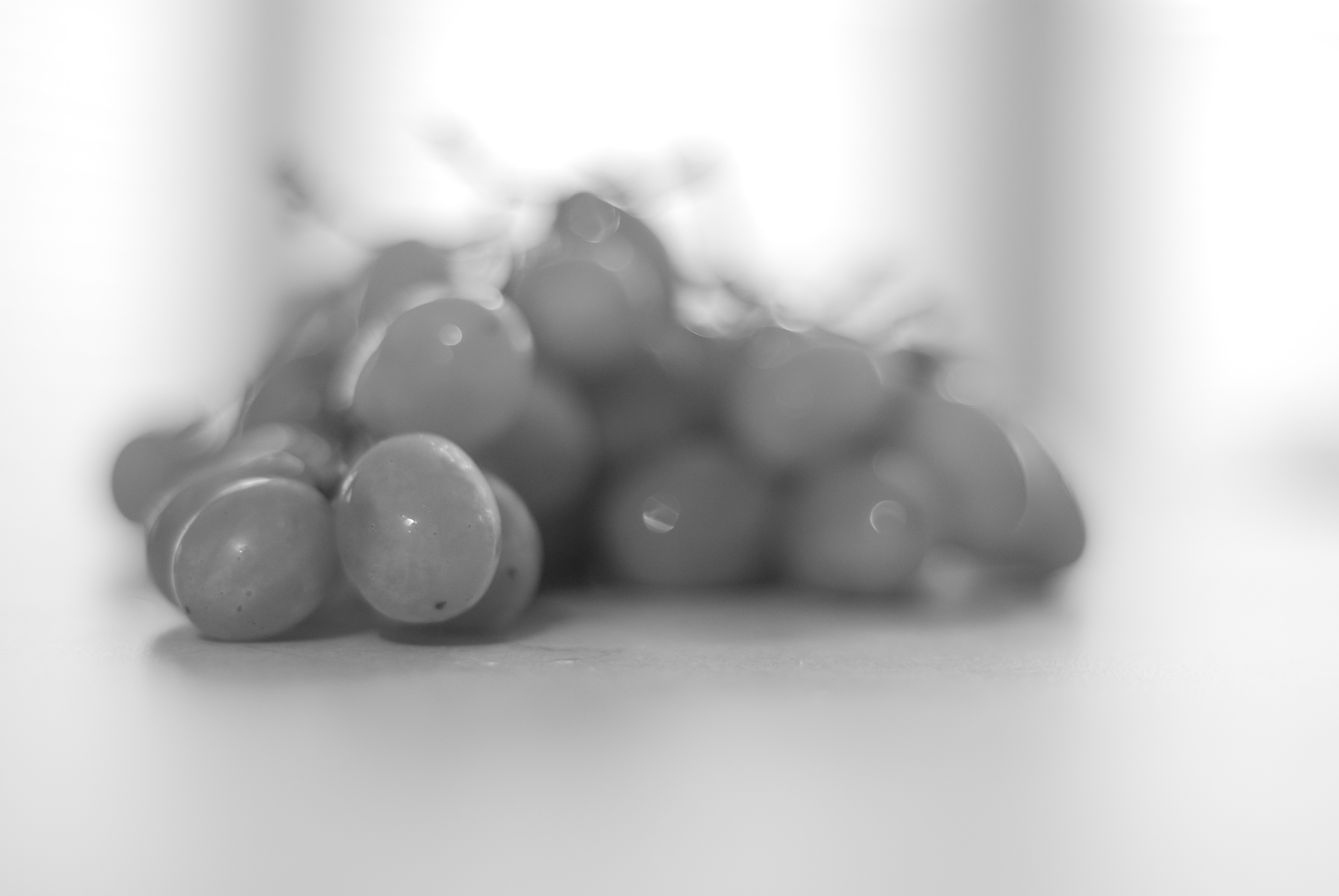 By Rhett Maxwell (bw grapes) [<a href="http://creativecommons.org/licenses/by/2.0">CC BY 2.0</a>], <a href="https://commons.wikimedia.org/wiki/File%3ABw_grapes_(2782642096).jpg">via Wikimedia Commons</a>