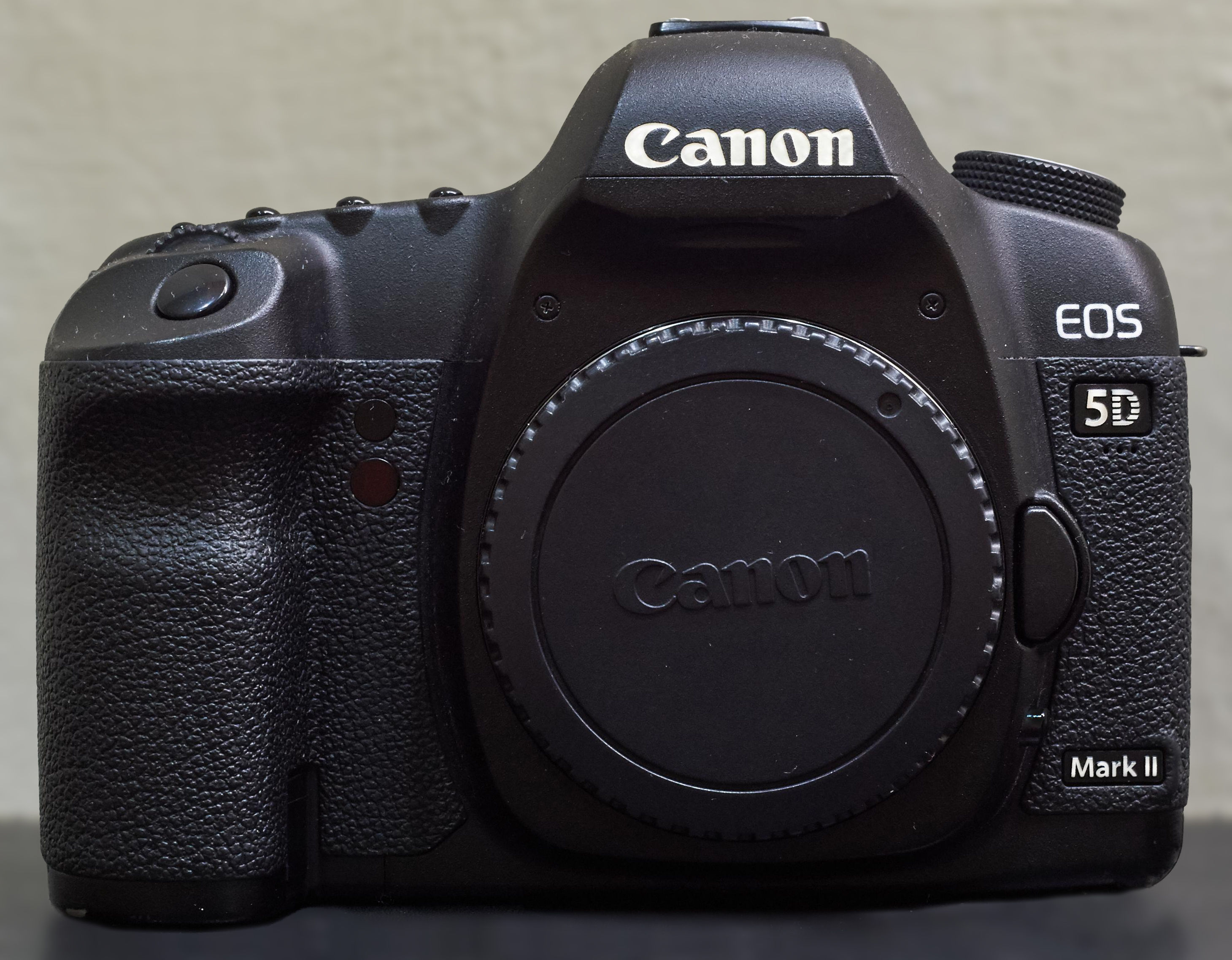 File:Canon EOS 5D Mark II 20150303.jpg - Wikimedia Commons