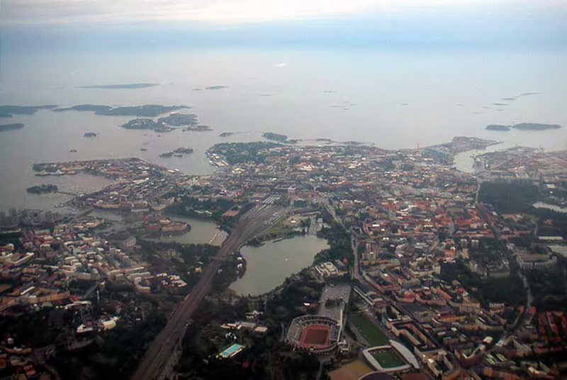 File:Central Helsinki from plane.jpg