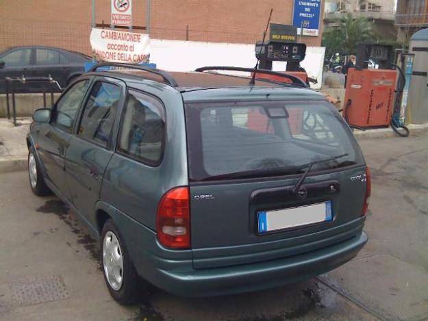 File:Corsa caravan.jpg