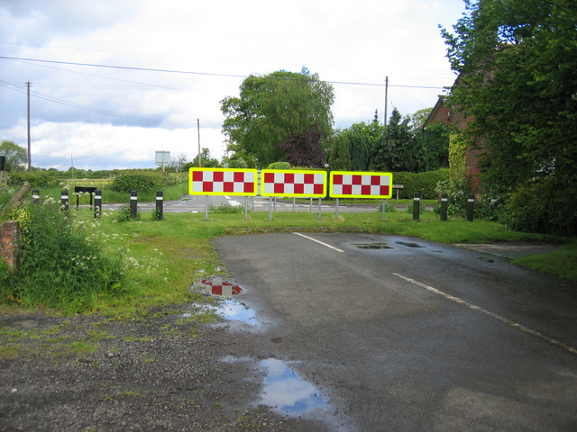 Dead End at Icknield Street - geograph.org.uk - 175668