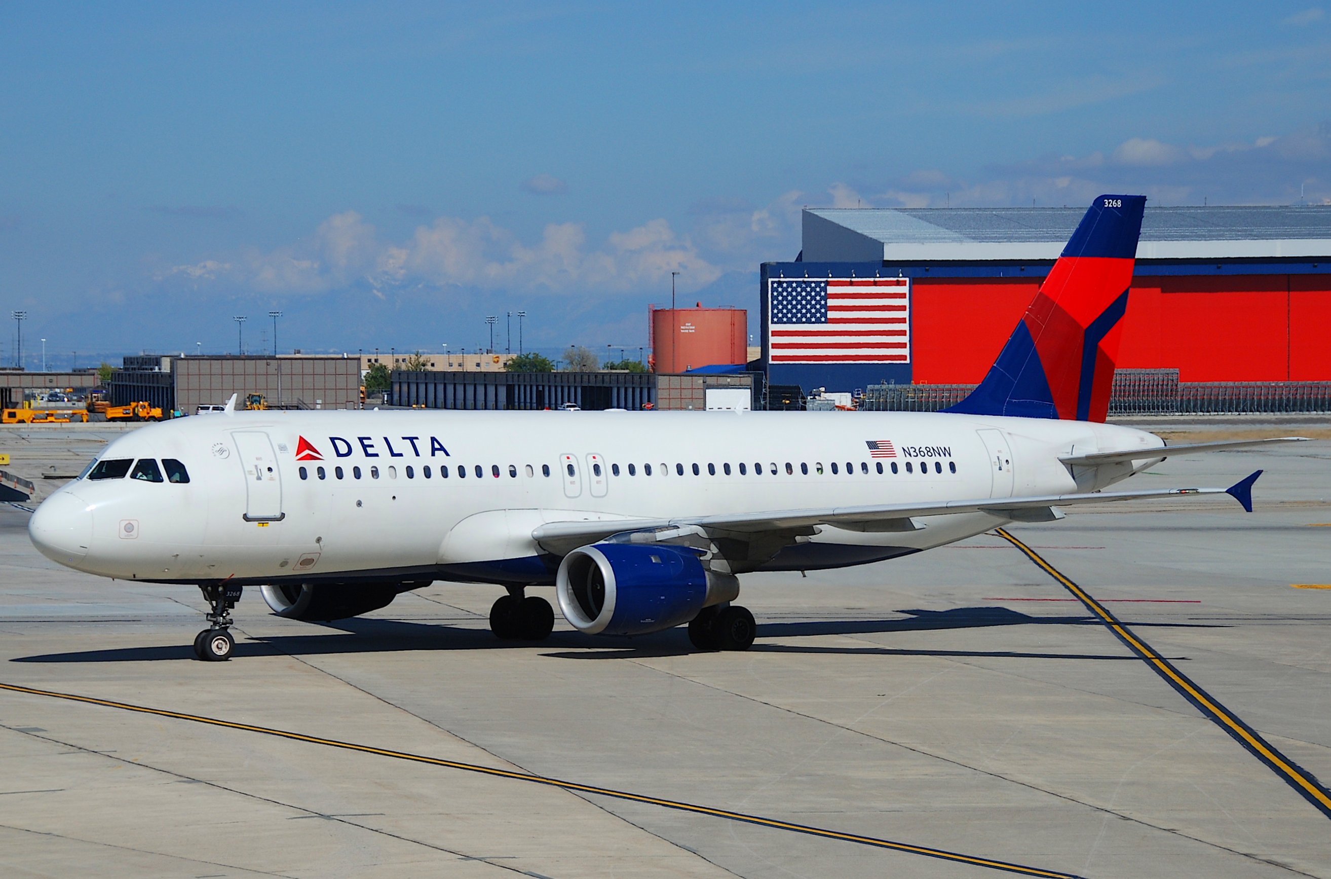 File:Delta Air Lines Airbus A320-212; N368NW@SLC;09.10 ...