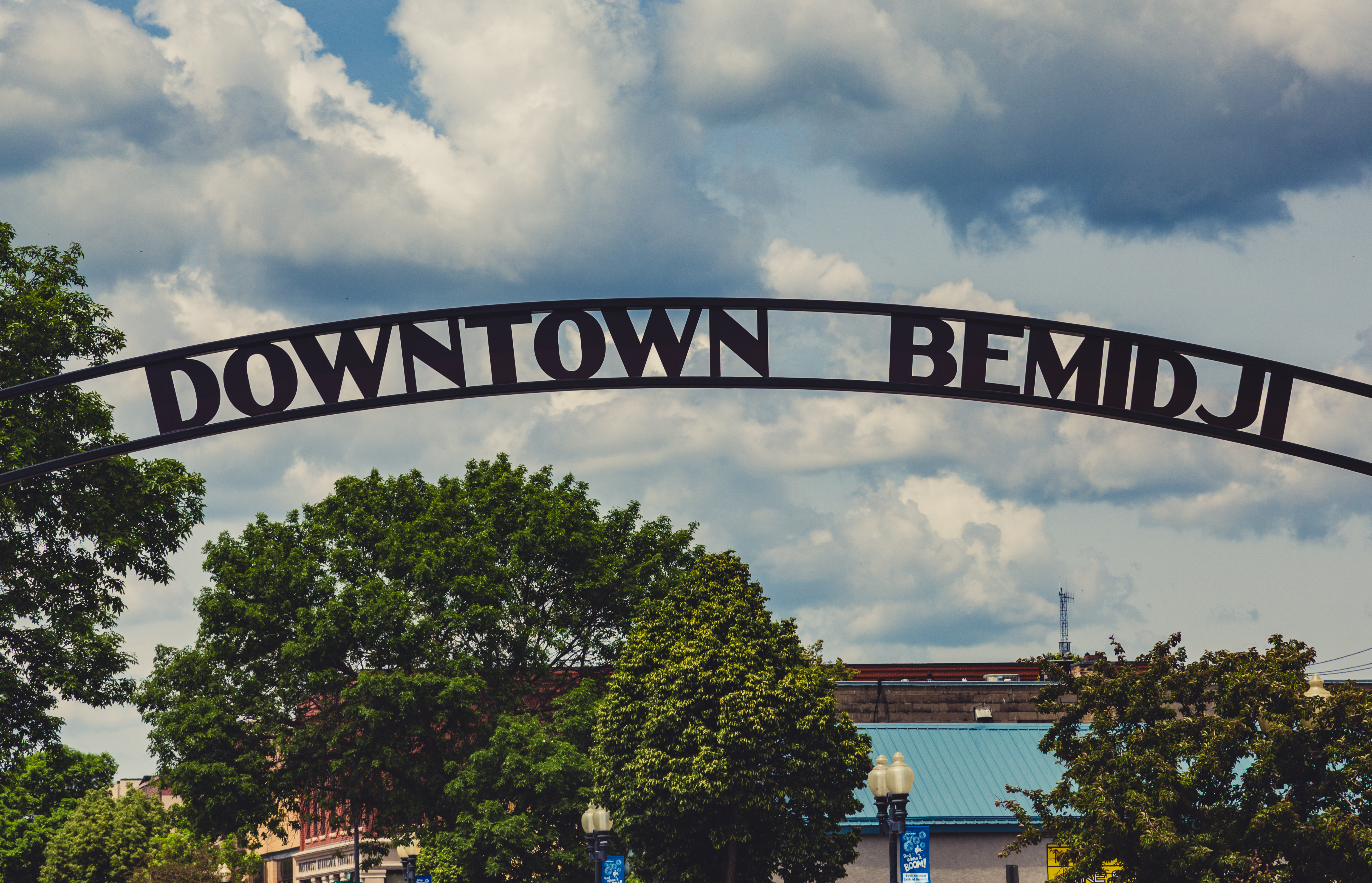 File:Downtown Bemidji, Minnesota Sign (34378081514).jpg - Wikimedia Commons