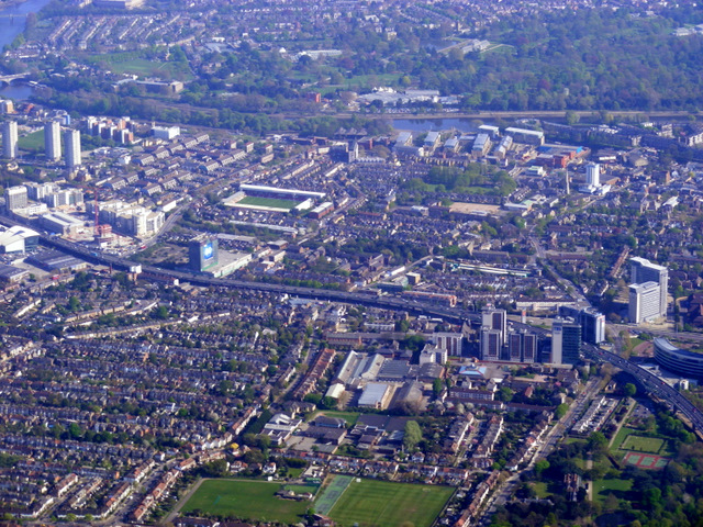 File:Elevated M4 at Boston manor from the air - geograph.org.uk - 2357230.jpg